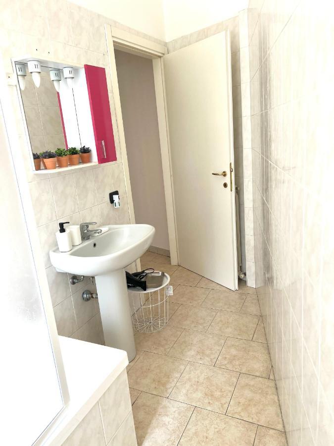 Casa Polly 2 - Ampio E Comodo Appartamento A Voghera Exteriér fotografie